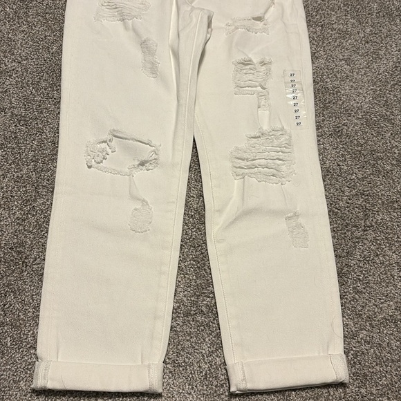 NWT Vervet Distressed White Emma Mom Jeans - Picture 3 of 5